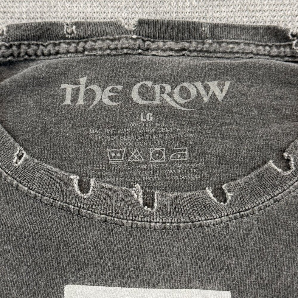 The Crow Distressed Graphic T-Shirt Size L Gray Believe in Angels Edgy Movie - Picture 8 of 12